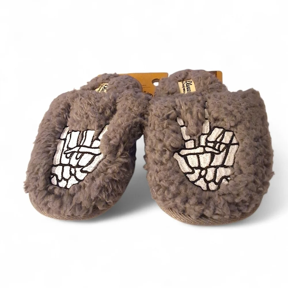 Dluxe by Dearfoams Kids Skeleton Peace Sign Slippers Size 11/12